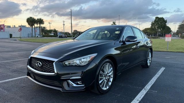 
								2023 INFINITI Q50 LUXE Sedan 4D full									
