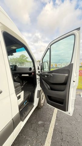 
								2021 Mercedes-Benz Sprinter 2500 Cargo High Roof w/170  WB Van 3D full									