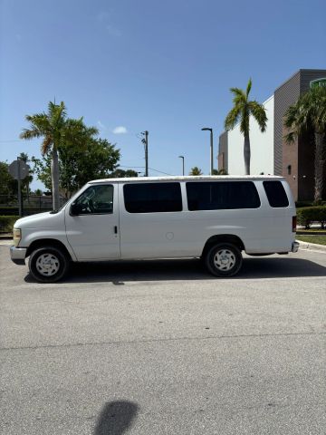 
								2008 Ford E350 Super Duty Passenger XLT Extended Van 3D full									