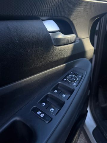 
								2019 Hyundai Santa Fe 2.4 SE Sport Utility 4D full									