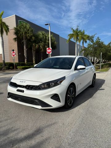 
								2023 Kia Forte LXS Sedan 4D full									