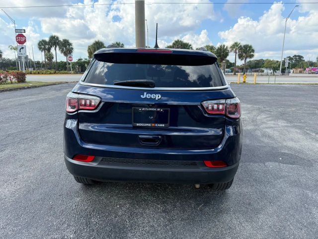 
								2018 Jeep Compass Latitude Sport Utility 4D full									