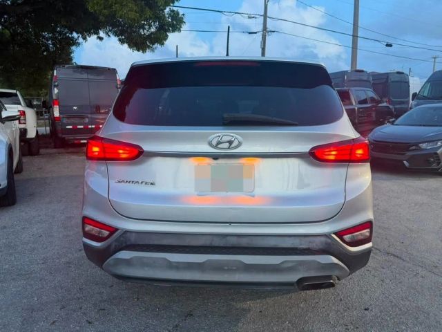 
								2019 Hyundai Santa Fe 2.4 SE Sport Utility 4D full									
