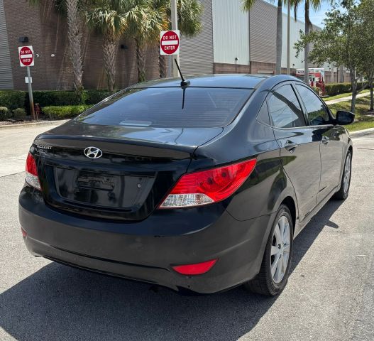 
								2013 Hyundai Accent GLS Sedan 4D full									