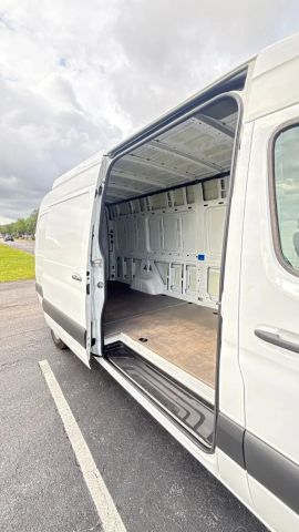 
								2021 Mercedes-Benz Sprinter 2500 Cargo High Roof w/170  WB Van 3D full									