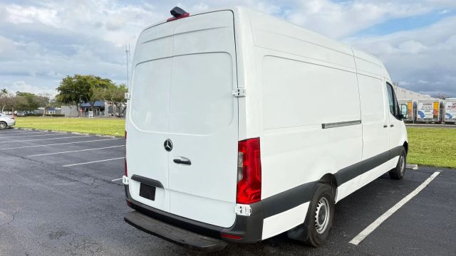 
								2021 Mercedes-Benz Sprinter 2500 Cargo High Roof w/170  WB Van 3D full									