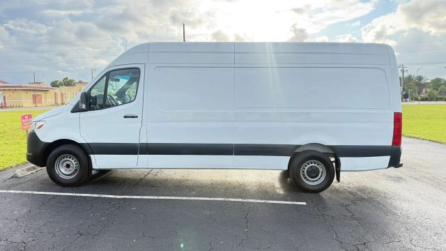 
								2021 Mercedes-Benz Sprinter 2500 Cargo High Roof w/170  WB Van 3D full									