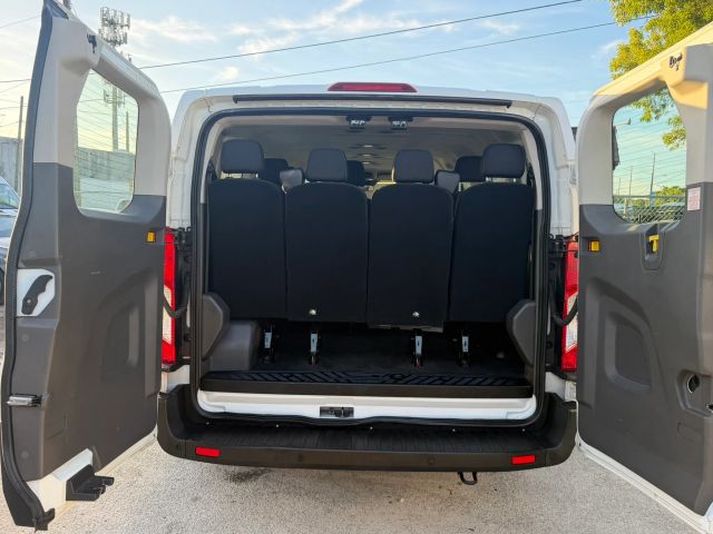 
								2021 Ford Transit 350 Passenger Van XLT w/Low Roof Van 3D full									