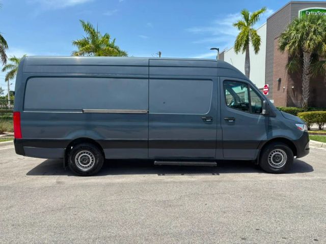 
								2019 Mercedes-Benz Sprinter 2500 Cargo High Roof w/170  WB Van 3D full									