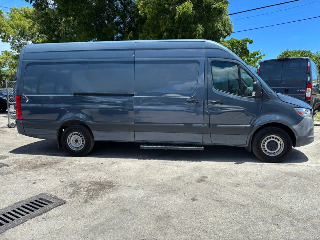 
								2019 Mercedes-Benz Sprinter 2500 Cargo High Roof w/170  WB Van 3D full									