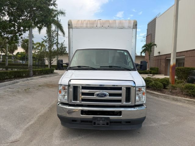 
								2021 Ford E350 Super Duty Cutaway Cutaway Van 2D full									