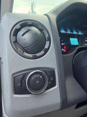 
								2021 Ford E350 Super Duty Cutaway Cutaway Van 2D full									