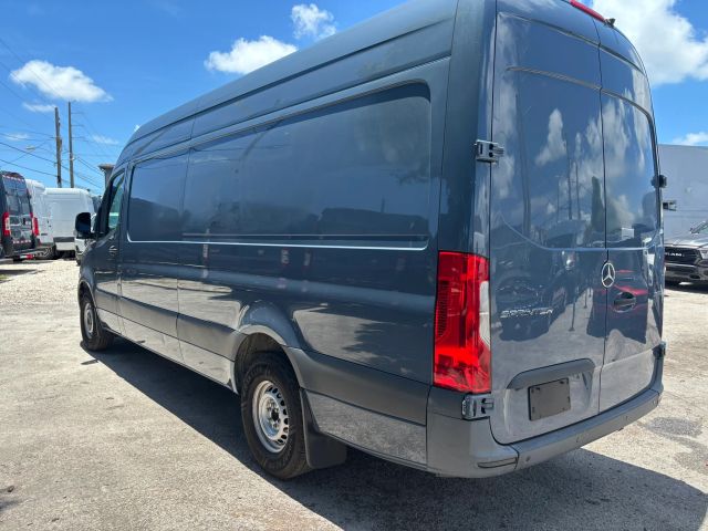 
								2019 Mercedes-Benz Sprinter 2500 Cargo High Roof w/170  WB Van 3D full									