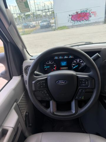 
								2021 Ford E350 Super Duty Cutaway Cutaway Van 2D full									