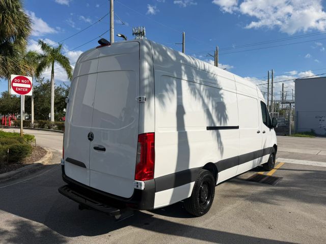 
								2023 Mercedes-Benz Sprinter 2500 Cargo High Roof w/170  WB Van 3D full									