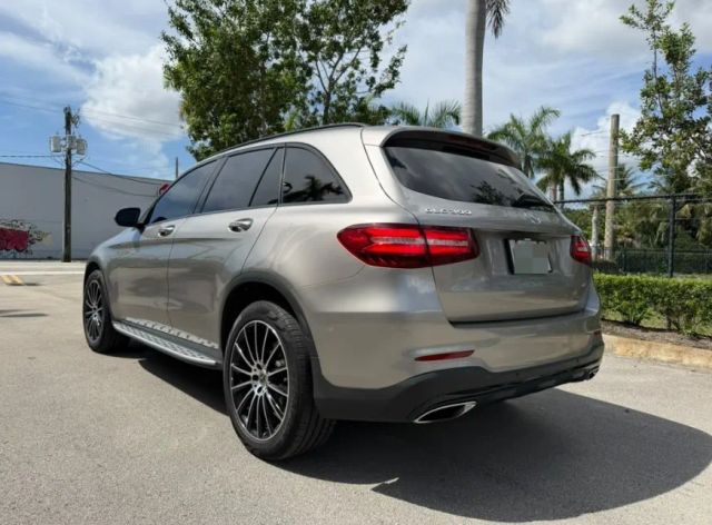 
								2019 Mercedes-Benz GLC GLC 300 Sport Utility 4D full									