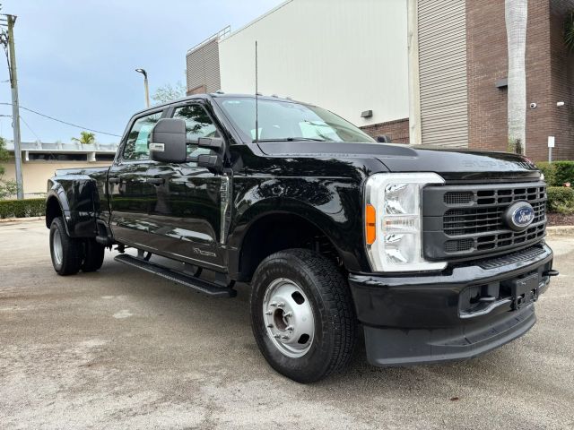 2023 Ford F350 Super Duty Crew Cab XL Pickup 4D 8 ft