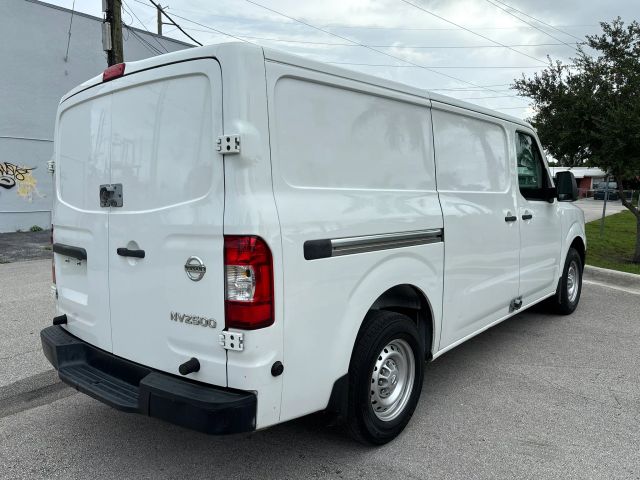 
								2018 Nissan NV2500 HD Cargo S Van 3D full									