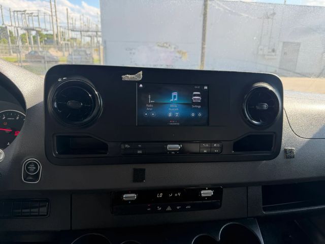 
								2023 Mercedes-Benz Sprinter 2500 Cargo High Roof w/170  WB Van 3D full									