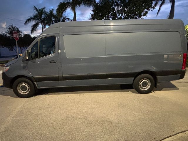
								2019 Mercedes-Benz Sprinter 2500 Cargo High Roof w/170  WB Van 3D full									