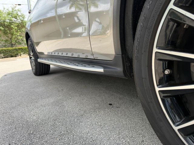 
								2019 Mercedes-Benz GLC GLC 300 Sport Utility 4D full									