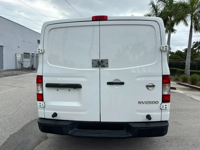 
								2018 Nissan NV2500 HD Cargo S Van 3D full									