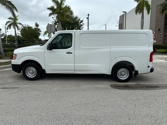 
								2018 Nissan NV2500 HD Cargo S Van 3D full									