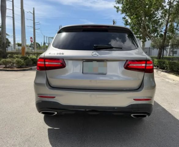 
								2019 Mercedes-Benz GLC GLC 300 Sport Utility 4D full									