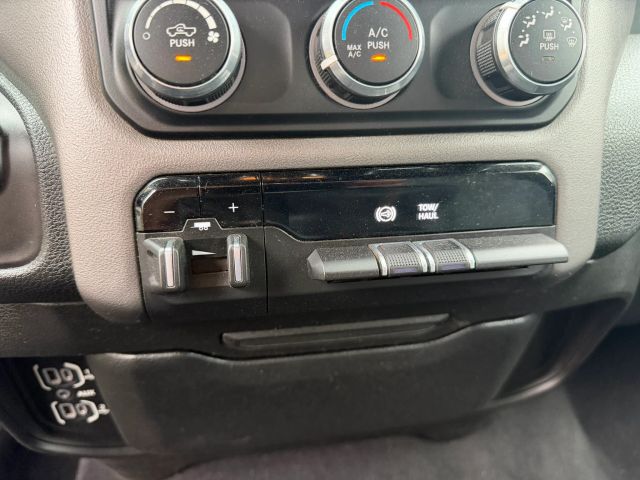 
								2022 Ram 3500 Crew Cab Big Horn Pickup 4D 8 ft full									