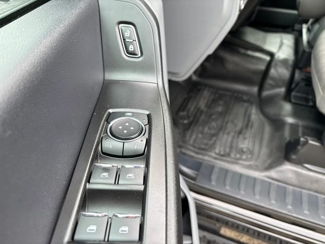 
								2023 Ford F350 Super Duty Crew Cab XL Pickup 4D 8 ft full									