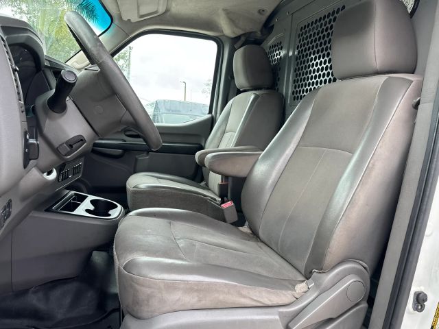 
								2018 Nissan NV2500 HD Cargo S Van 3D full									