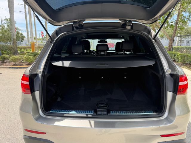 
								2019 Mercedes-Benz GLC GLC 300 Sport Utility 4D full									