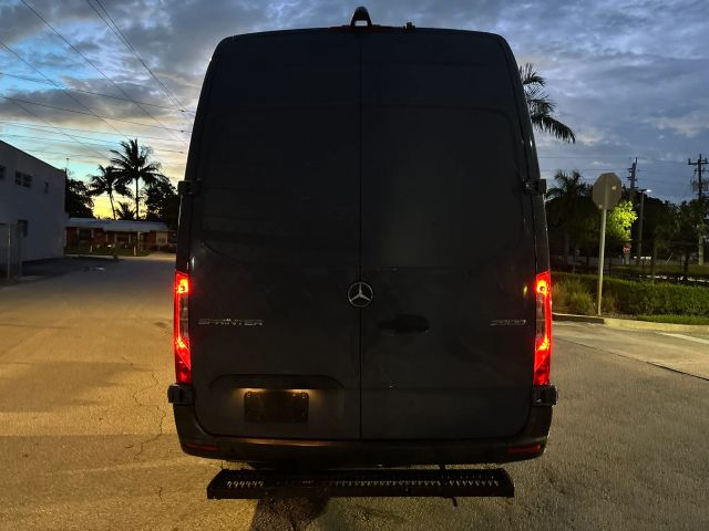 
								2019 Mercedes-Benz Sprinter 2500 Cargo High Roof w/170  WB Van 3D full									