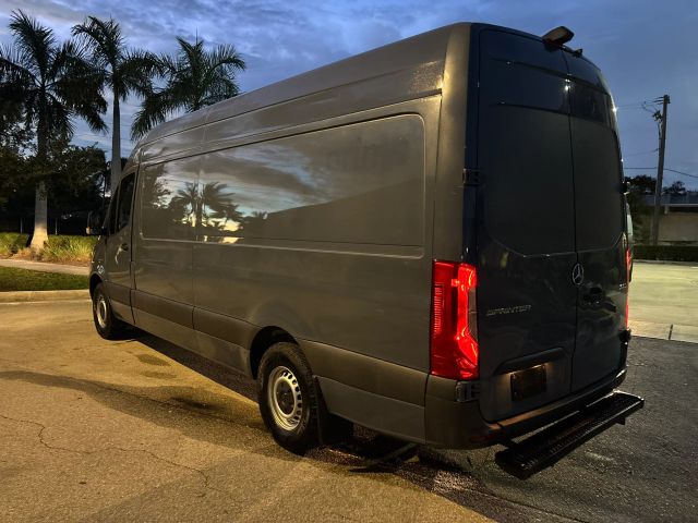 
								2019 Mercedes-Benz Sprinter 2500 Cargo High Roof w/170  WB Van 3D full									