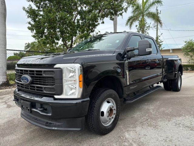 
								2023 Ford F350 Super Duty Crew Cab XL Pickup 4D 8 ft full									