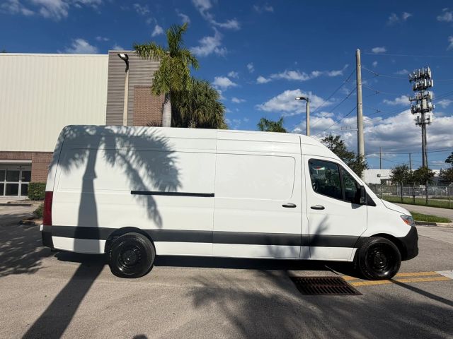 
								2023 Mercedes-Benz Sprinter 2500 Cargo High Roof w/170  WB Van 3D full									