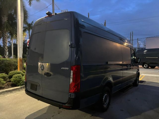 
								2019 Mercedes-Benz Sprinter 2500 Cargo High Roof w/170  WB Van 3D full									