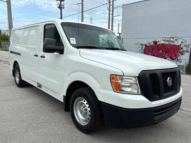 2018 Nissan NV2500 HD Cargo S Van 3D
