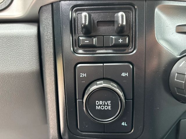 
								2023 Ford F350 Super Duty Crew Cab XL Pickup 4D 8 ft full									