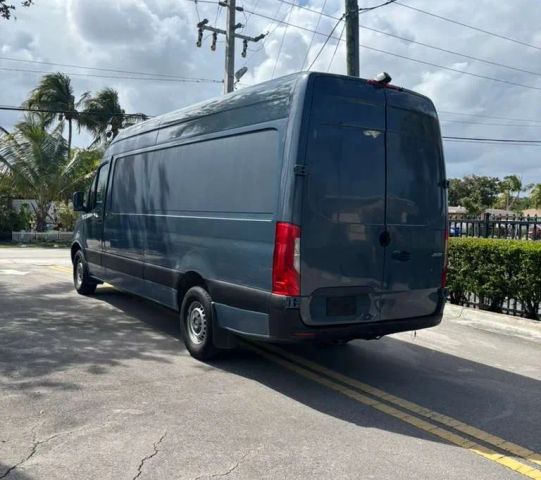 
								2021 Mercedes-Benz Sprinter 2500 Cargo High Roof w/170  WB Van 3D full									