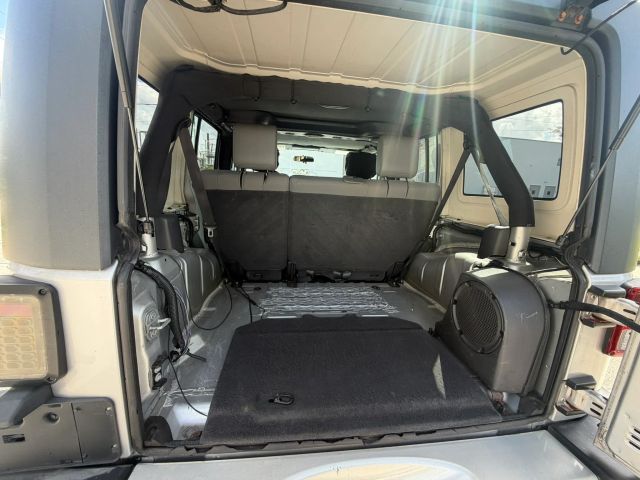 
								2008 Jeep Wrangler Unlimited Sahara Sport Utility 4D full									