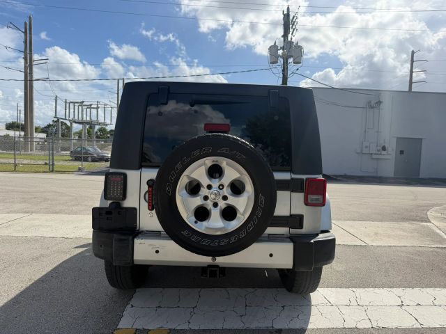 
								2008 Jeep Wrangler Unlimited Sahara Sport Utility 4D full									