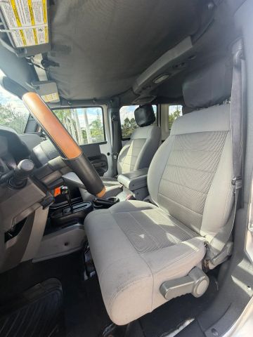 
								2008 Jeep Wrangler Unlimited Sahara Sport Utility 4D full									