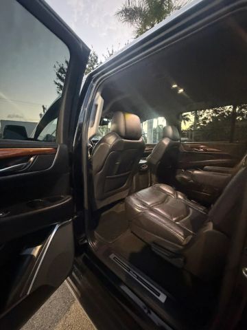 
								2018 Cadillac Escalade ESV Sport Utility 4D full									