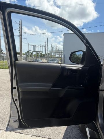 
								2017 Toyota Tacoma Access Cab SR Pickup 4D 6 ft full									