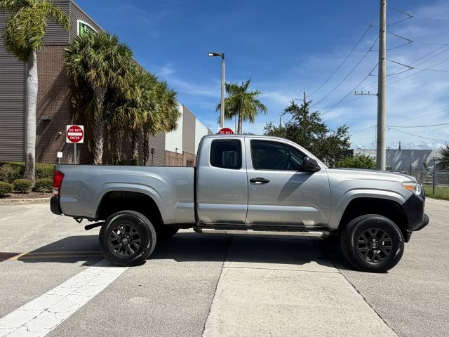 
								2017 Toyota Tacoma Access Cab SR Pickup 4D 6 ft full									