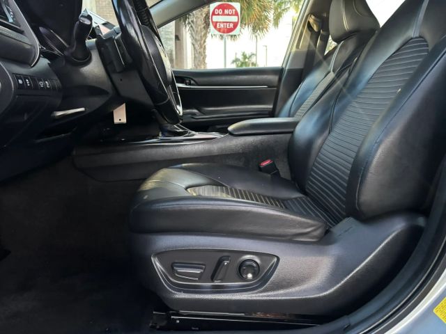 
								2021 Toyota Camry SE Sedan 4D full									