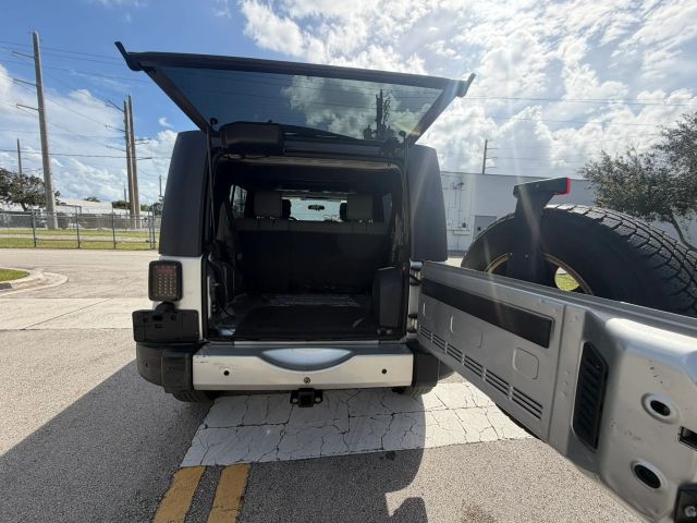
								2008 Jeep Wrangler Unlimited Sahara Sport Utility 4D full									